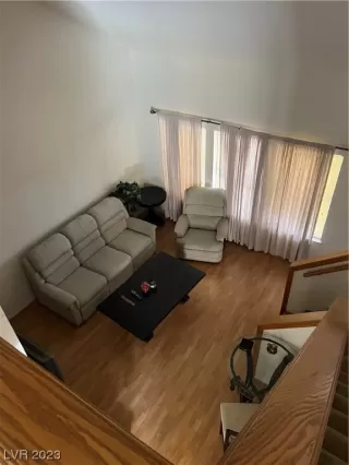 Photo #2: 2498345 Listing