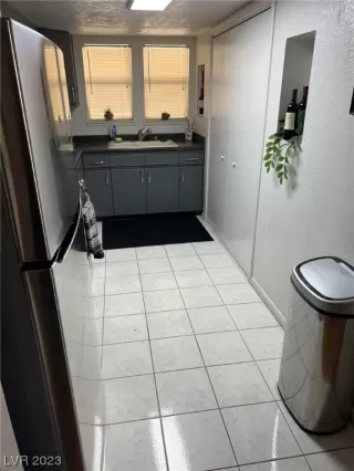 Photo #4: 2498345 Listing