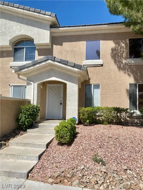 MLS: 2498356 Condo For Sale