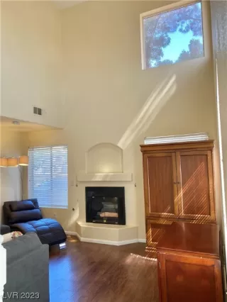 Photo #3: 2498356 Listing 