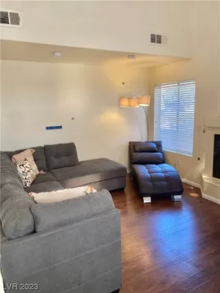 Photo #5: 2498356 Listing 