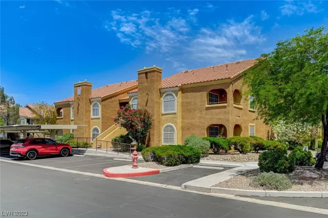 MLS: 2498358 Condo For Sale