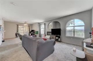 Photo #3: 2498358 Listing