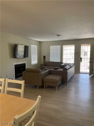 Photo #2: 2498363 Listing 