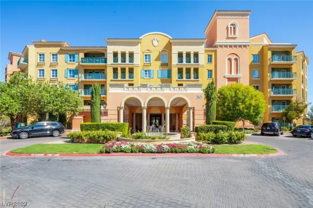 MLS: 2498368 Condo For Sale