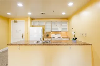 Photo #5: 2498368 Listing 