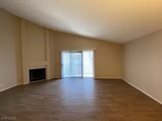 Photo #3: 2498429 Listing 