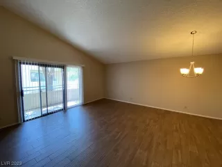 Photo #4: 2498429 Listing 