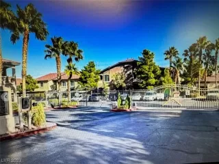 Photo #1: 2498467 Listing 