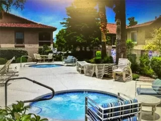 Photo #4: 2498467 Listing 