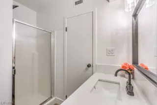 Photo #3: 2498470 Listing