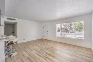 Photo #6: 2498470 Listing