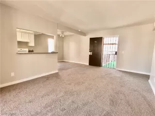 Photo #5: 2498476 Listing 