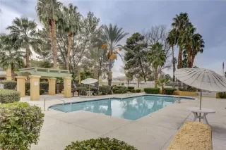 Photo #5: 2498479 Listing 