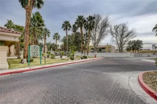 Photo #6: 2498479 Listing 