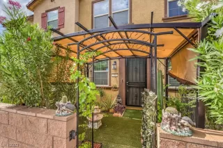 Photo #1: 2498493 Listing 