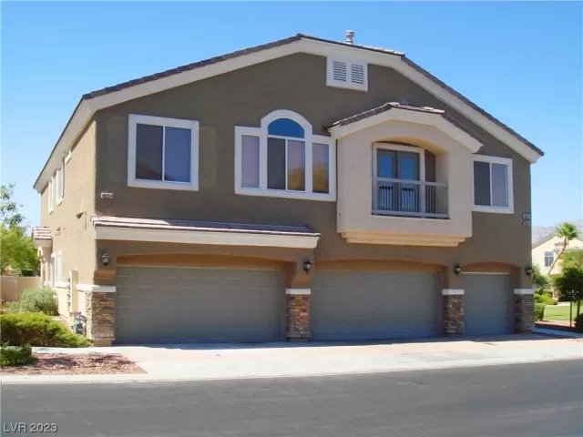 MLS: 2498501 Condo For Sale