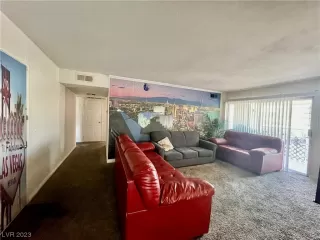 Photo #3: 2498565 Listing