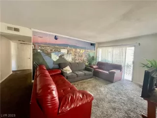 Photo #6: 2498565 Listing