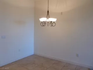 Photo #5: 2498569 Listing