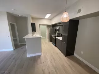 Photo #5: 2498574 Listing 