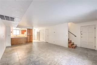 Photo #3: 2498578 Listing