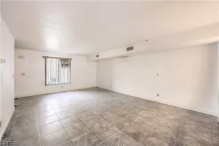 Photo #4: 2498578 Listing