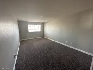 Photo #5: 2498596 Listing