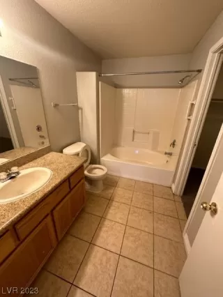 Photo #6: 2498596 Listing