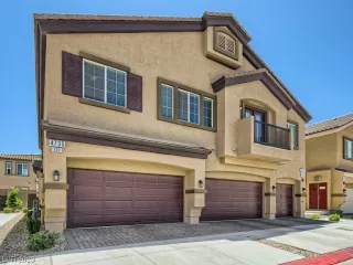 Photo #2: 2498613 Listing