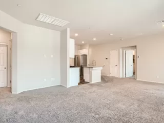Photo #6: 2498613 Listing