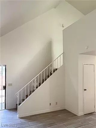 Photo #3: 2498621 Listing