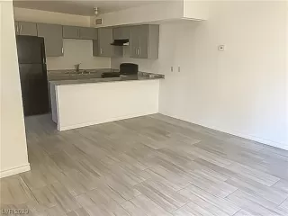 Photo #4: 2498621 Listing