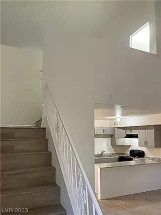 Photo #5: 2498621 Listing