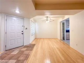 Photo #4: 2498629 Listing