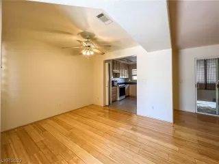 Photo #5: 2498629 Listing