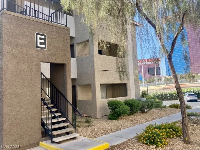 MLS: 2498665 Condo For Sale