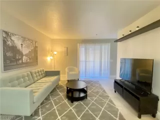 Photo #2: 2498665 Listing 