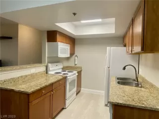 Photo #5: 2498665 Listing 