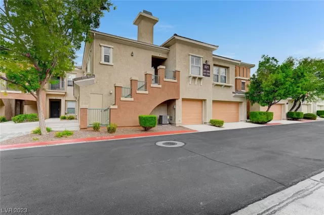 MLS: 2498671 Condo For Sale