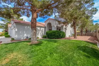 Photo #2: 2498673 Listing