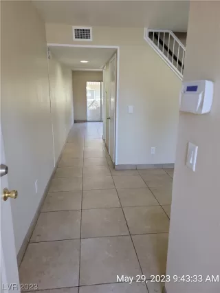 Photo #2: 2498678 Listing 