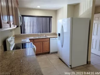 Photo #4: 2498678 Listing 