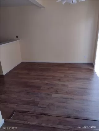 Photo #5: 2498681 Listing 