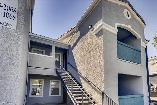 MLS: 2498751 Condo For Sale