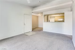 Photo #4: 2498751 Listing