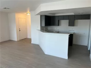 Photo #6: 2498757 Listing 