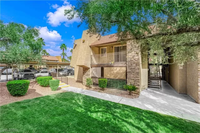 MLS: 2498760 Condo For Sale