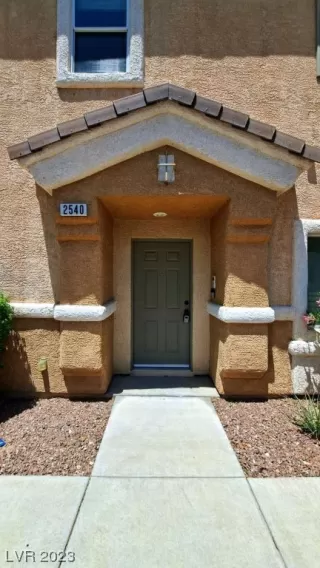 Photo #3: 2498772 Listing