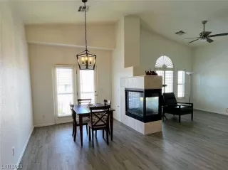 Photo #4: 2498772 Listing